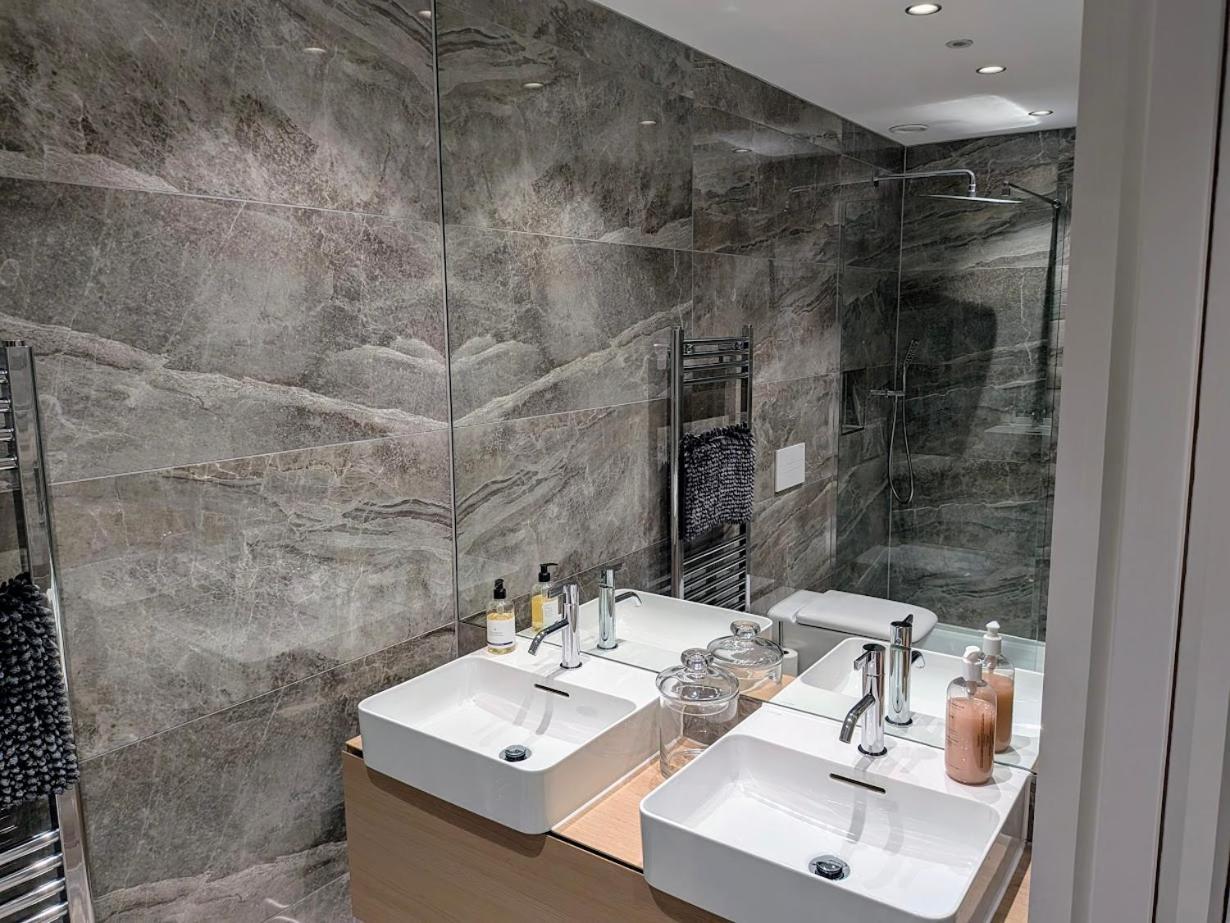 The Old Fire Station Luxury Apartment York Buitenkant foto