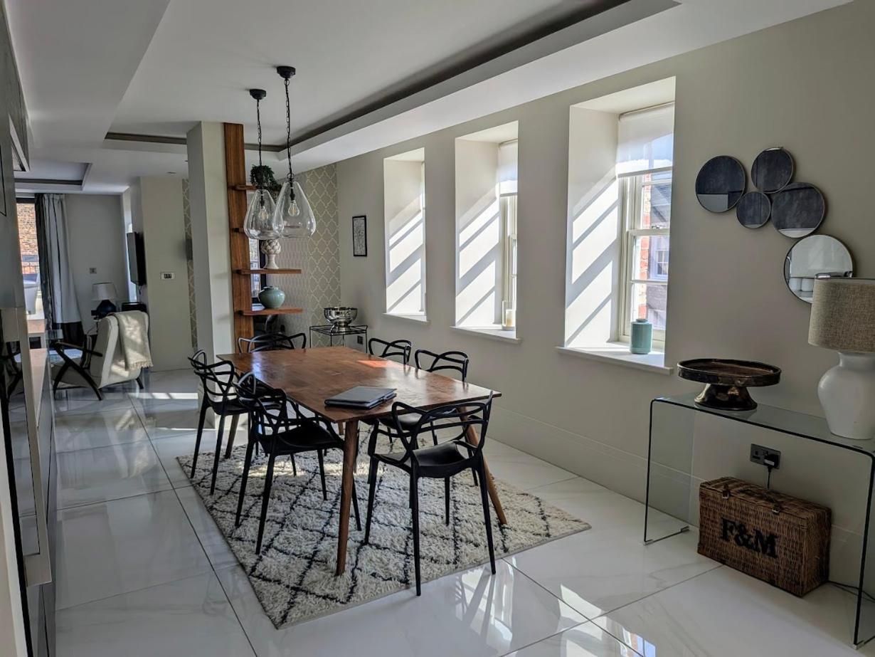 The Old Fire Station Luxury Apartment York Buitenkant foto